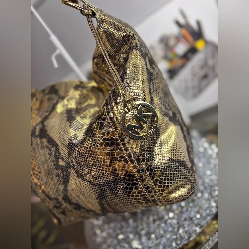 Michael Kors metallic gold snakeskin hobo shoulder bag EUC - Picture 3 of 13